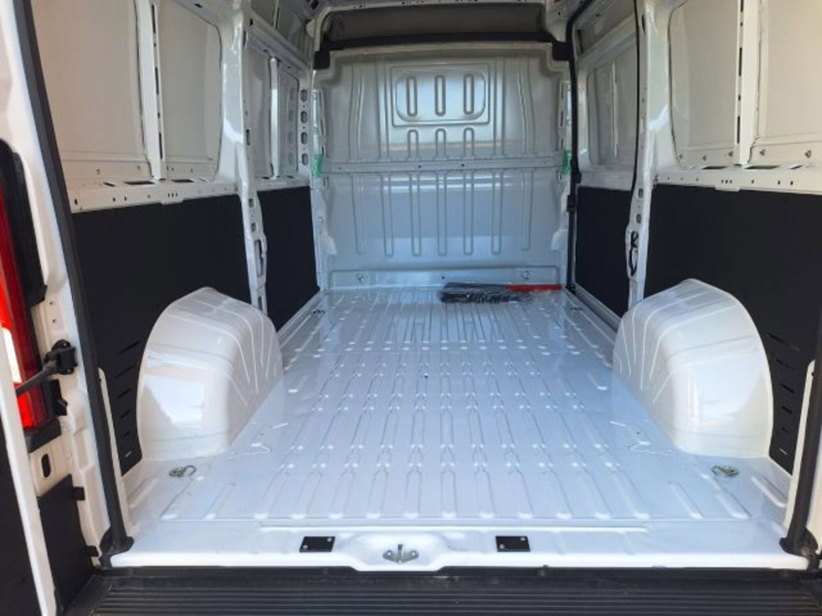 Fiat Ducato Furgone L2H2 2.2 diesel 140cv (7)