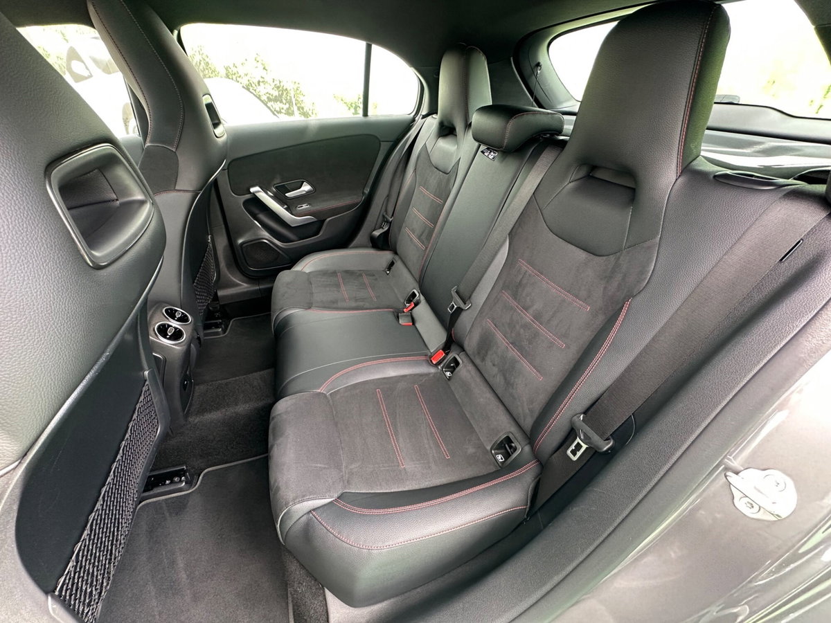 Mercedes-Benz Classe A 180 d Automatic Premium (8)