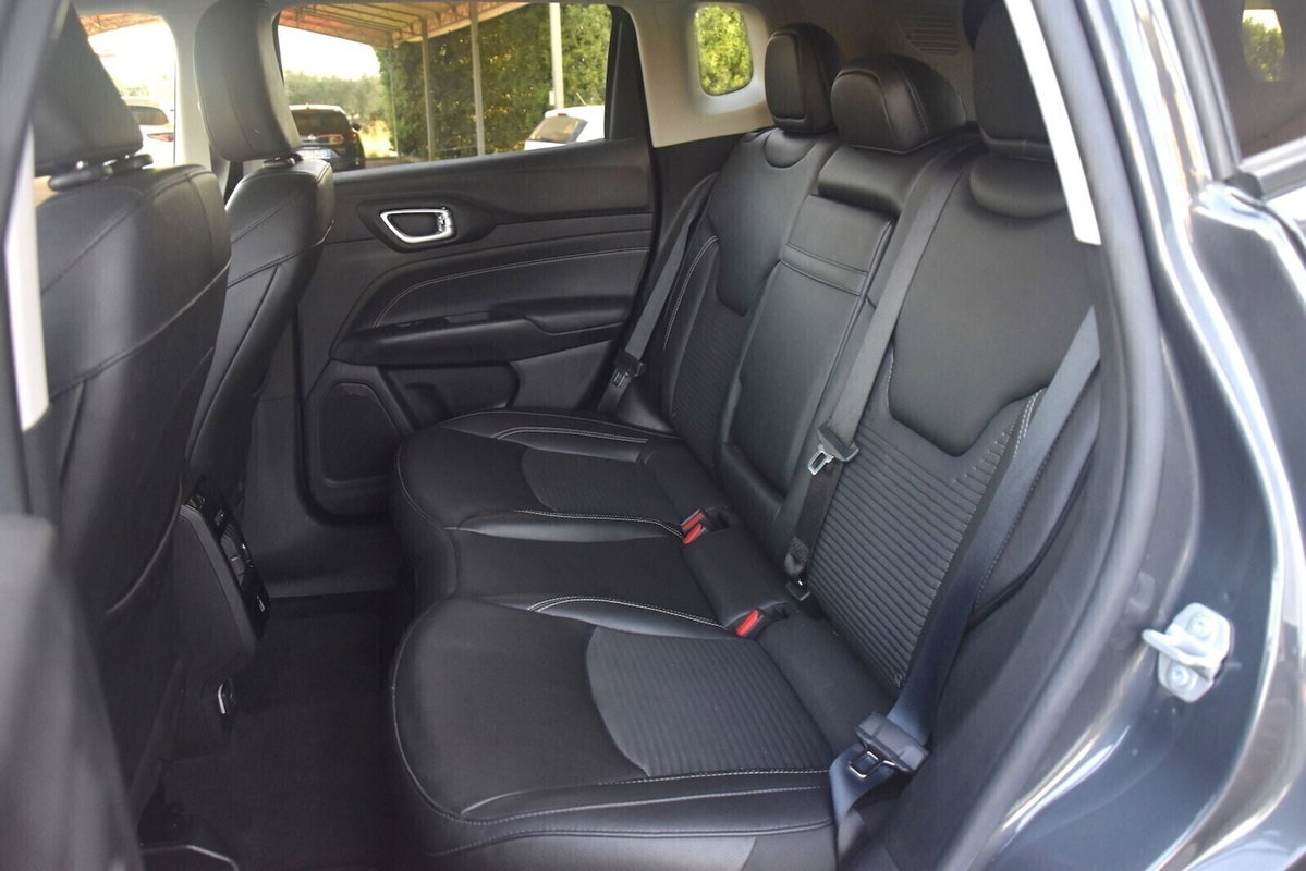 Jeep Compass 1.3 T4 190CV PHEV AT6 4xe Limited (9)