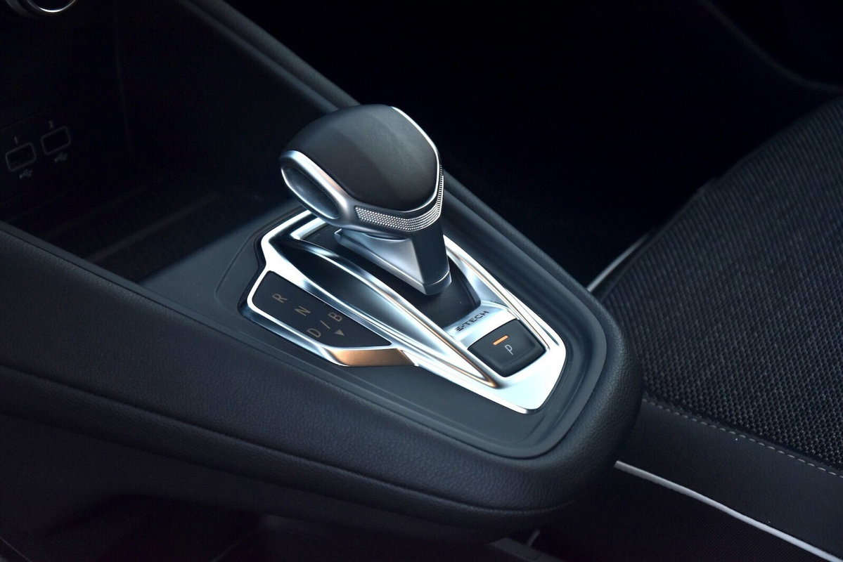 Renault Captur Plug-in Hybrid E-Tech 160 CV Intens (15)