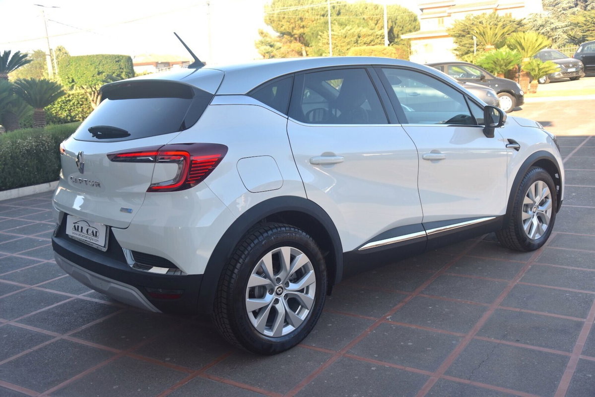 Renault Captur Plug-in Hybrid E-Tech 160 CV Intens (7)