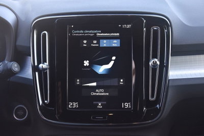 Volvo XC40 T4 Recharge Plug-in Hybrid R-design (14)