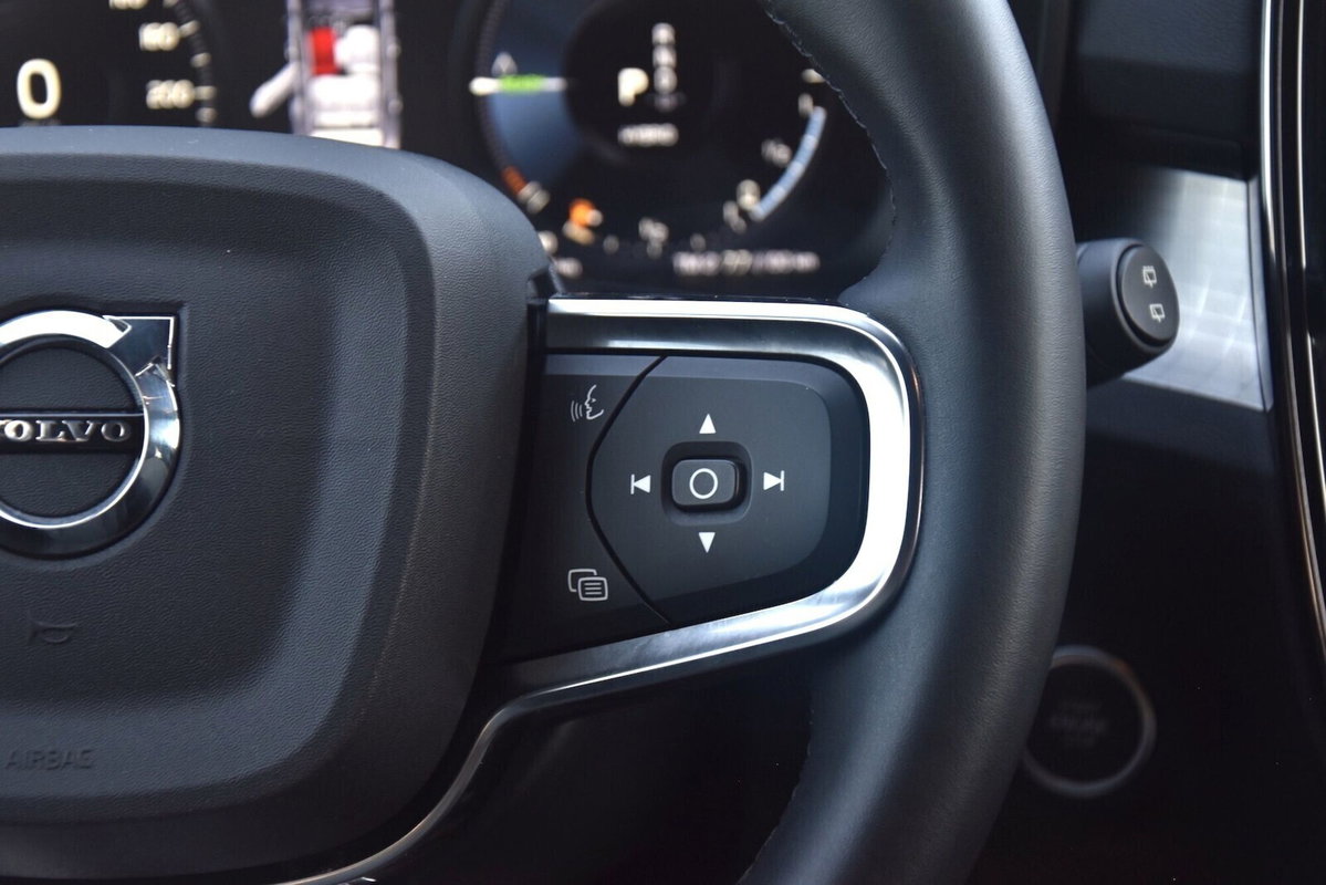 Volvo XC40 T4 Recharge Plug-in Hybrid R-design (18)