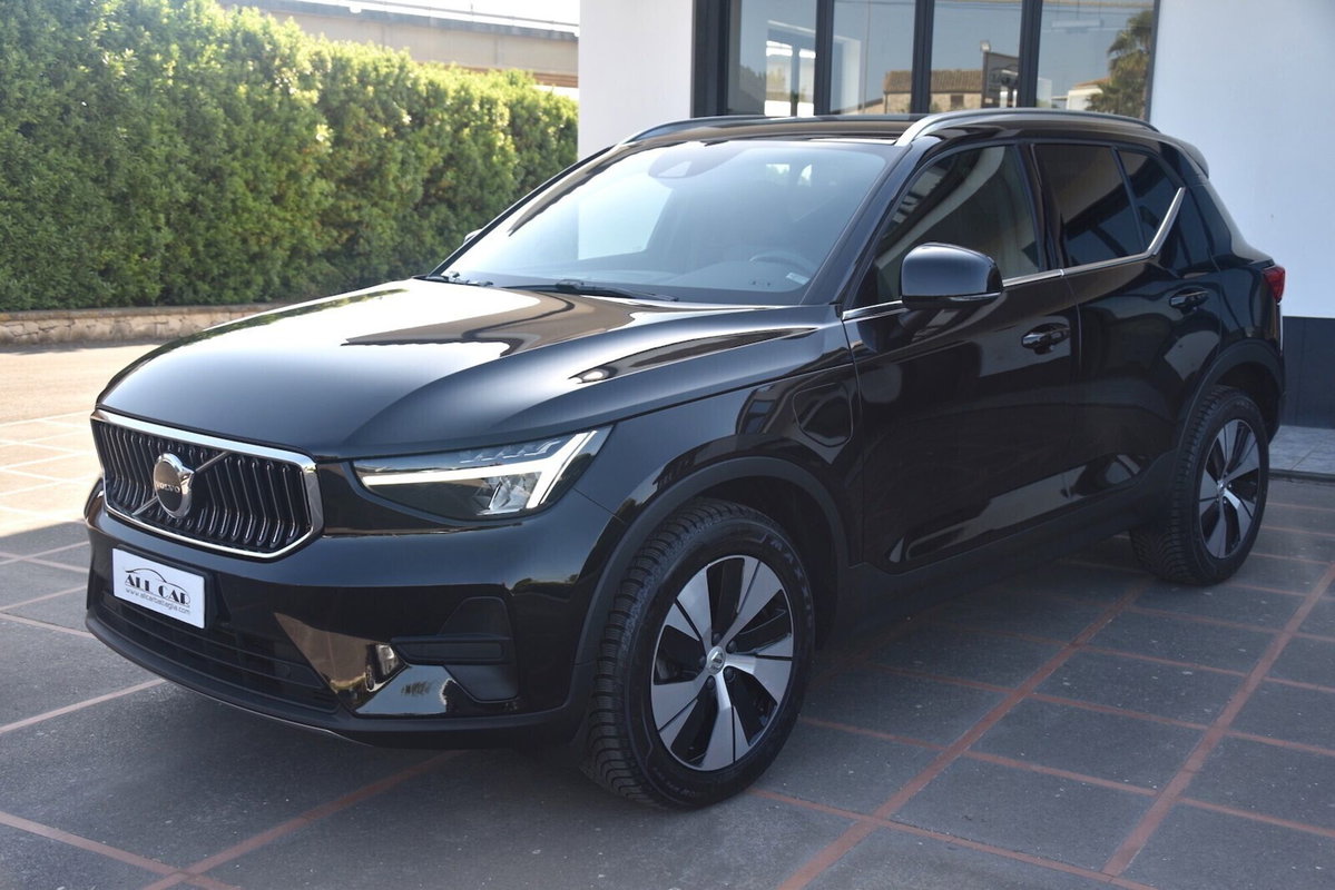 Volvo XC40 T4 Recharge Plug-in Hybrid R-design (3)