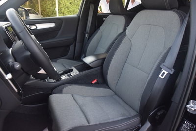 Volvo XC40 T4 Recharge Plug-in Hybrid R-design (8)