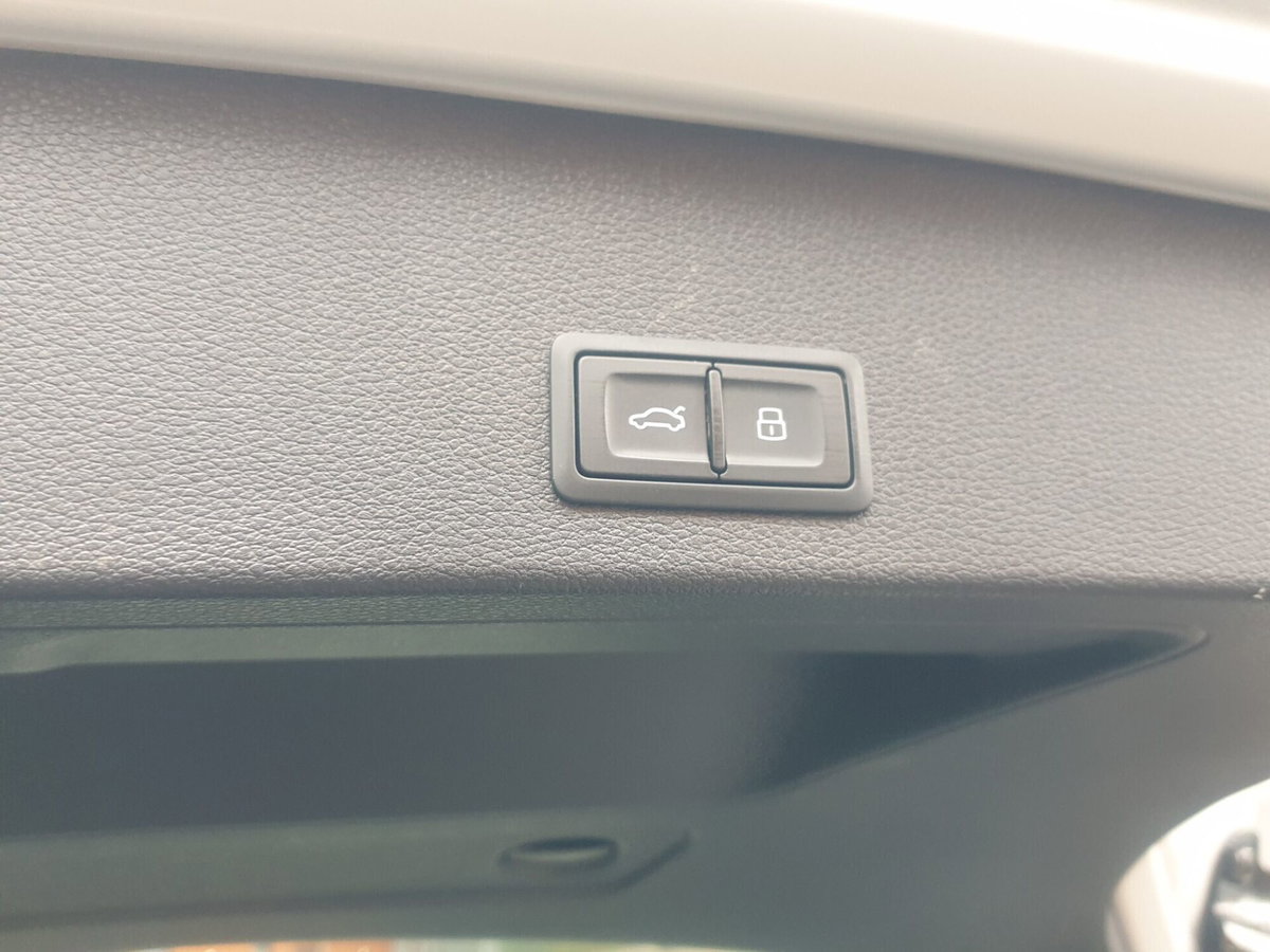 Audi Q2 Q2 35 TFSI S tronic S line Edition (12)