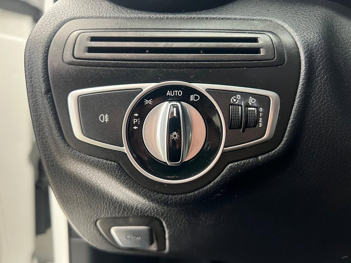 Mercedes-Benz Classe C 200 d Exclusive (12)