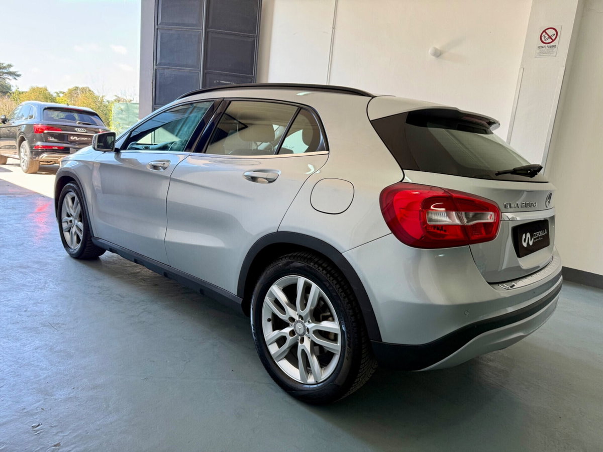 Mercedes-Benz GLA SUV 200 d Automatic Sport (10)