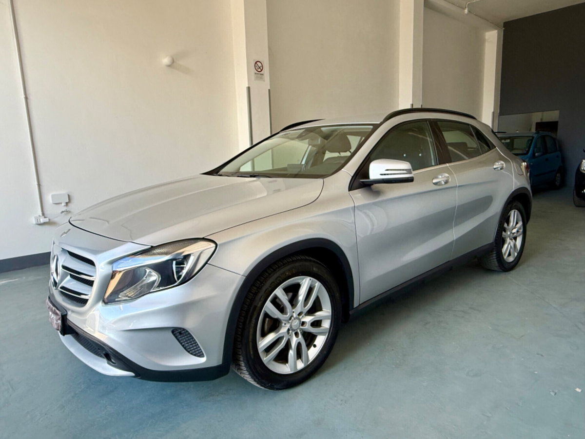 Mercedes-Benz GLA SUV 200 d Automatic Sport (7)