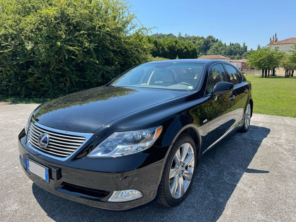 Lexus LS 600h
