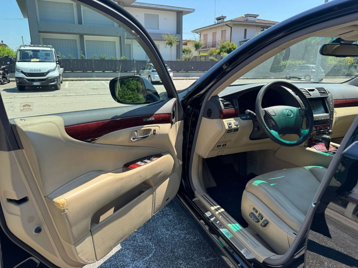 Lexus LS 600h (13)