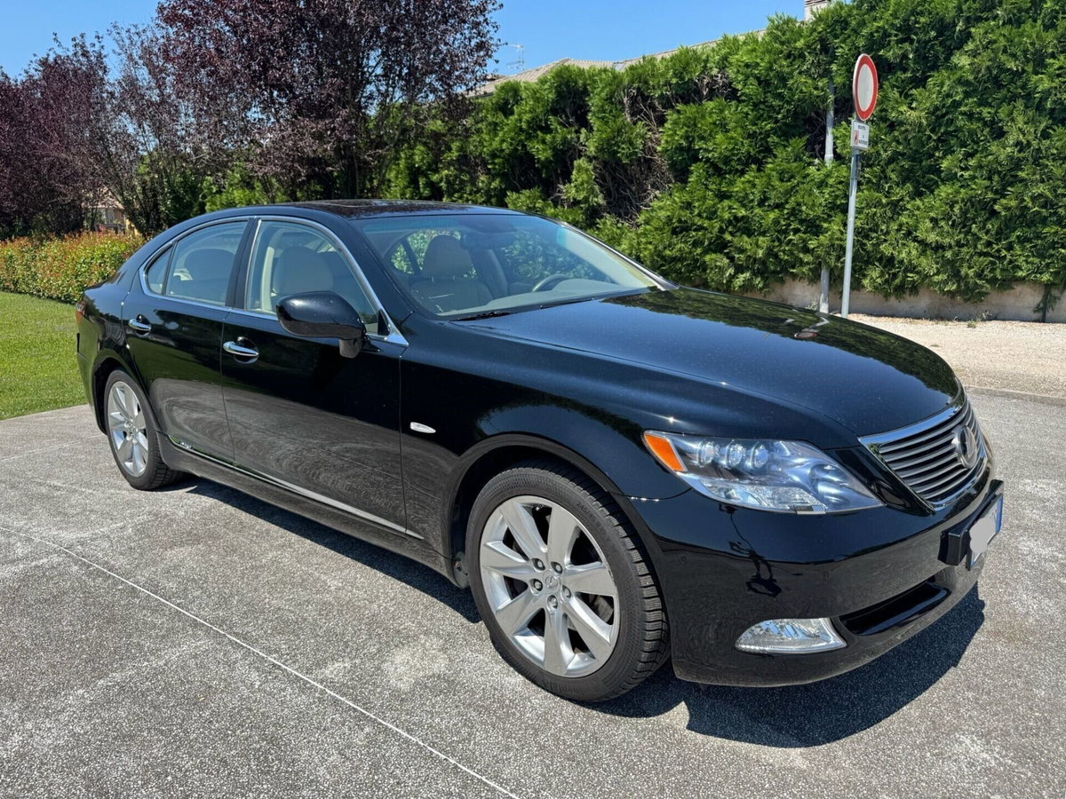 Lexus LS 600h (2)
