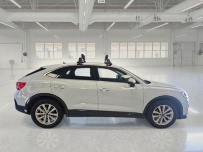 Audi Q3 35 TDI quattro S tronic Business (2)