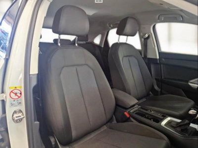 Audi Q3 35 TDI quattro S tronic Business (4)
