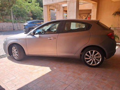 Alfa Romeo Giulietta 1.6 JTDm Super 120cv (6)