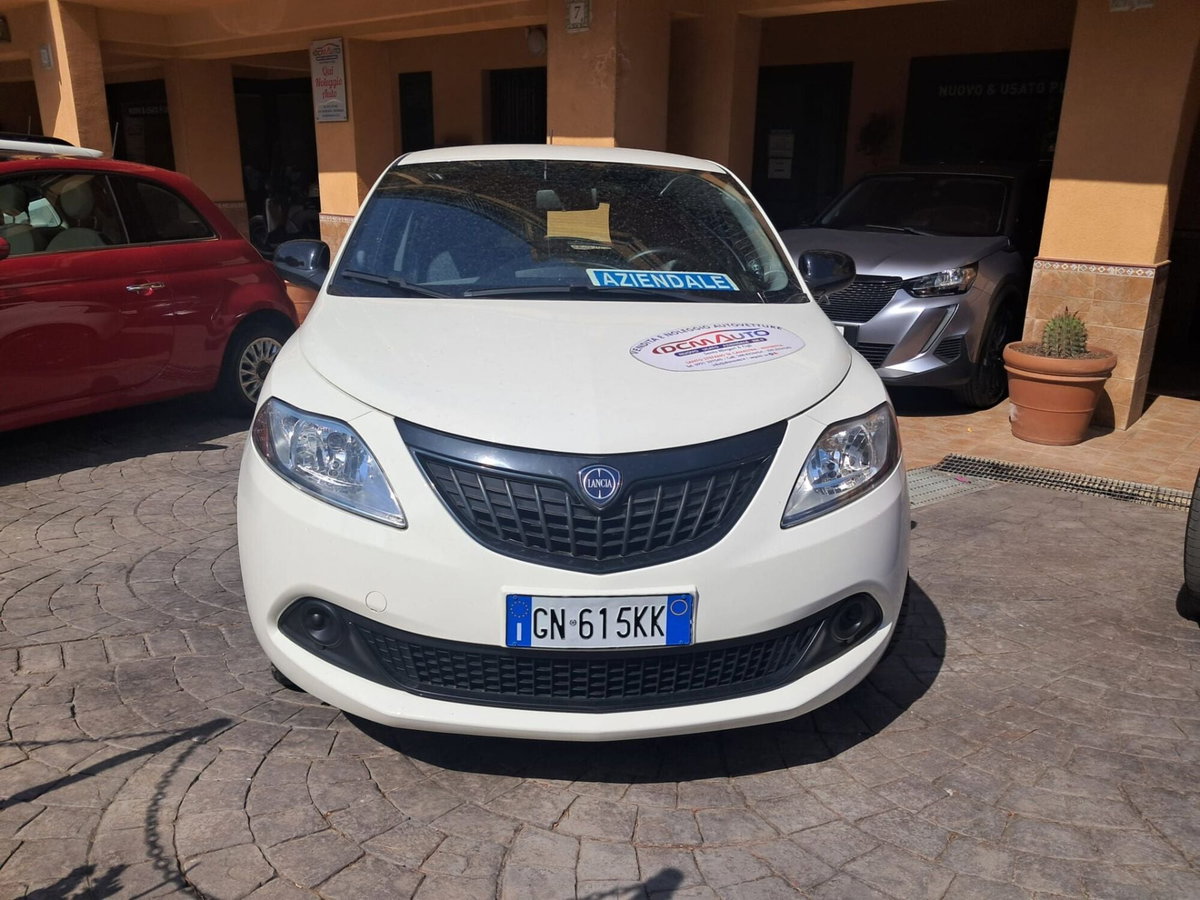 Lancia Ypsilon 1.0 FireFly 5 porte S&S Hybrid Silver Plus