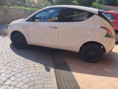 Lancia Ypsilon 1.0 FireFly 5 porte S&S Hybrid Silver Plus (11)