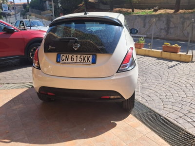Lancia Ypsilon 1.0 FireFly 5 porte S&S Hybrid Silver Plus (6)