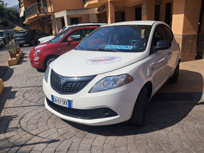 Lancia Ypsilon 1.0 FireFly 5 porte S&S Hybrid Silver Plus (9)