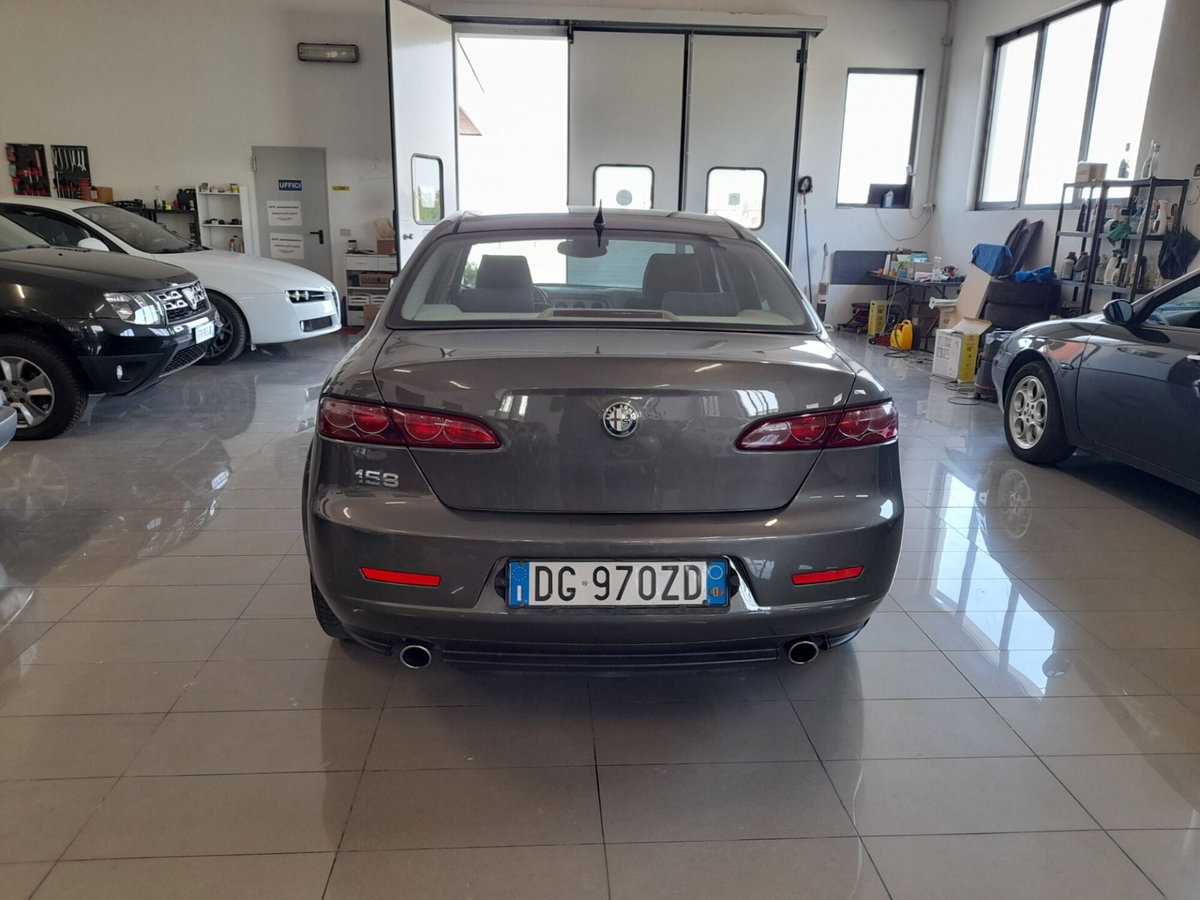 Alfa Romeo 159 2.2 JTS 16V Distinctive (11)
