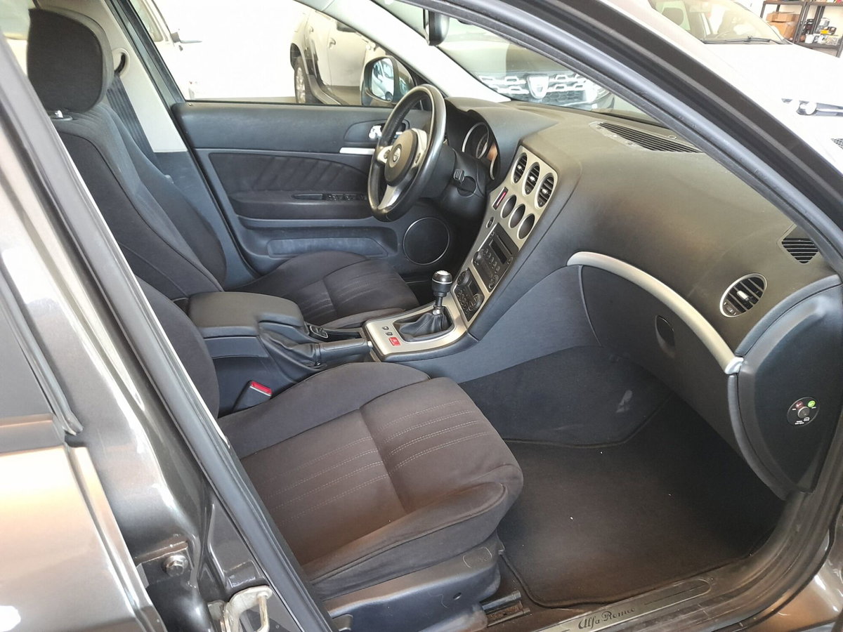 Alfa Romeo 159 2.2 JTS 16V Distinctive (7)