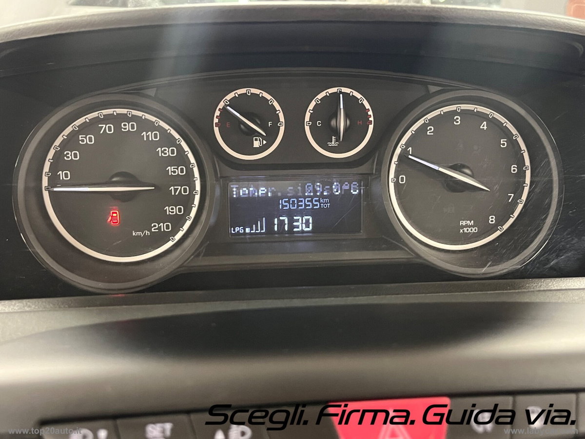Lancia Ypsilon 1.2 69 CV 5 porte GPL Ecochic Elefantino (7)