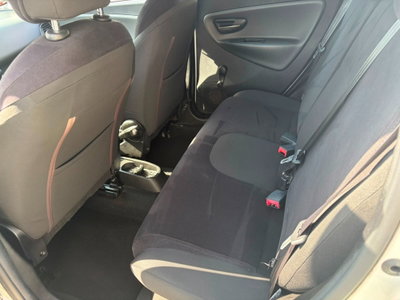Lancia Ypsilon 1.2 69 CV 5 porte Gold (9)