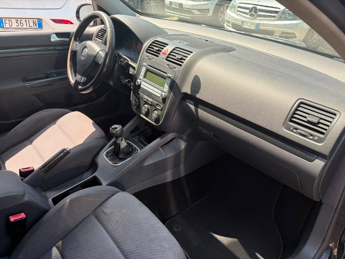 Volkswagen Golf 2.0/170CV TDI DPF 5p. GT Sport (12)