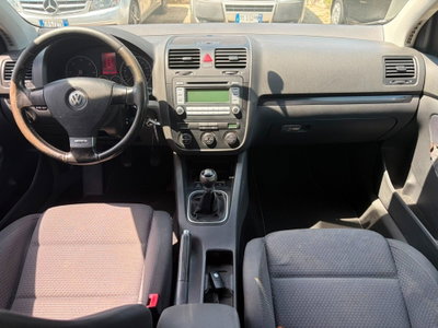 Volkswagen Golf 2.0/170CV TDI DPF 5p. GT Sport (13)
