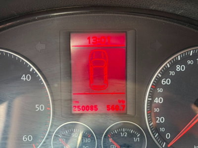 Volkswagen Golf 2.0/170CV TDI DPF 5p. GT Sport (14)