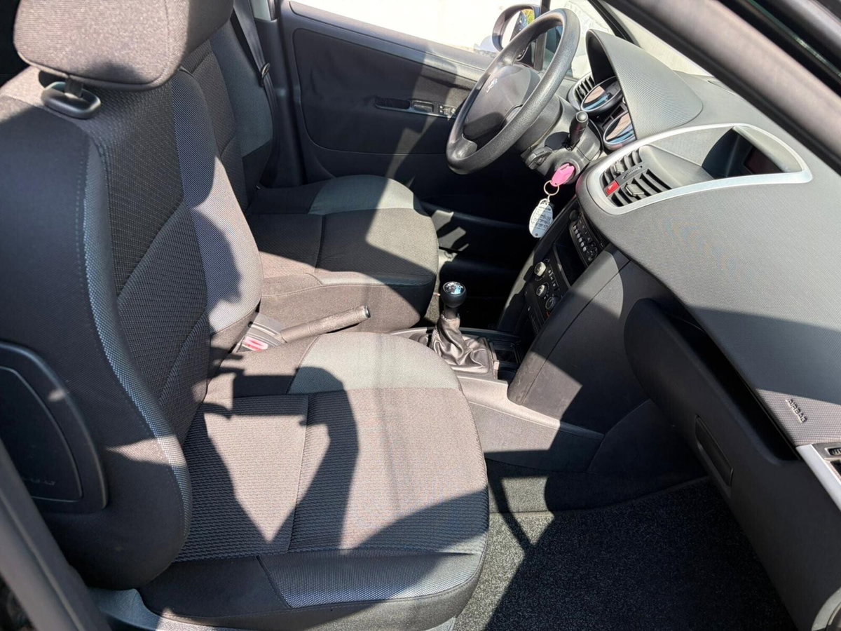 Peugeot 207 8V 75CV 5p. X Line (10)