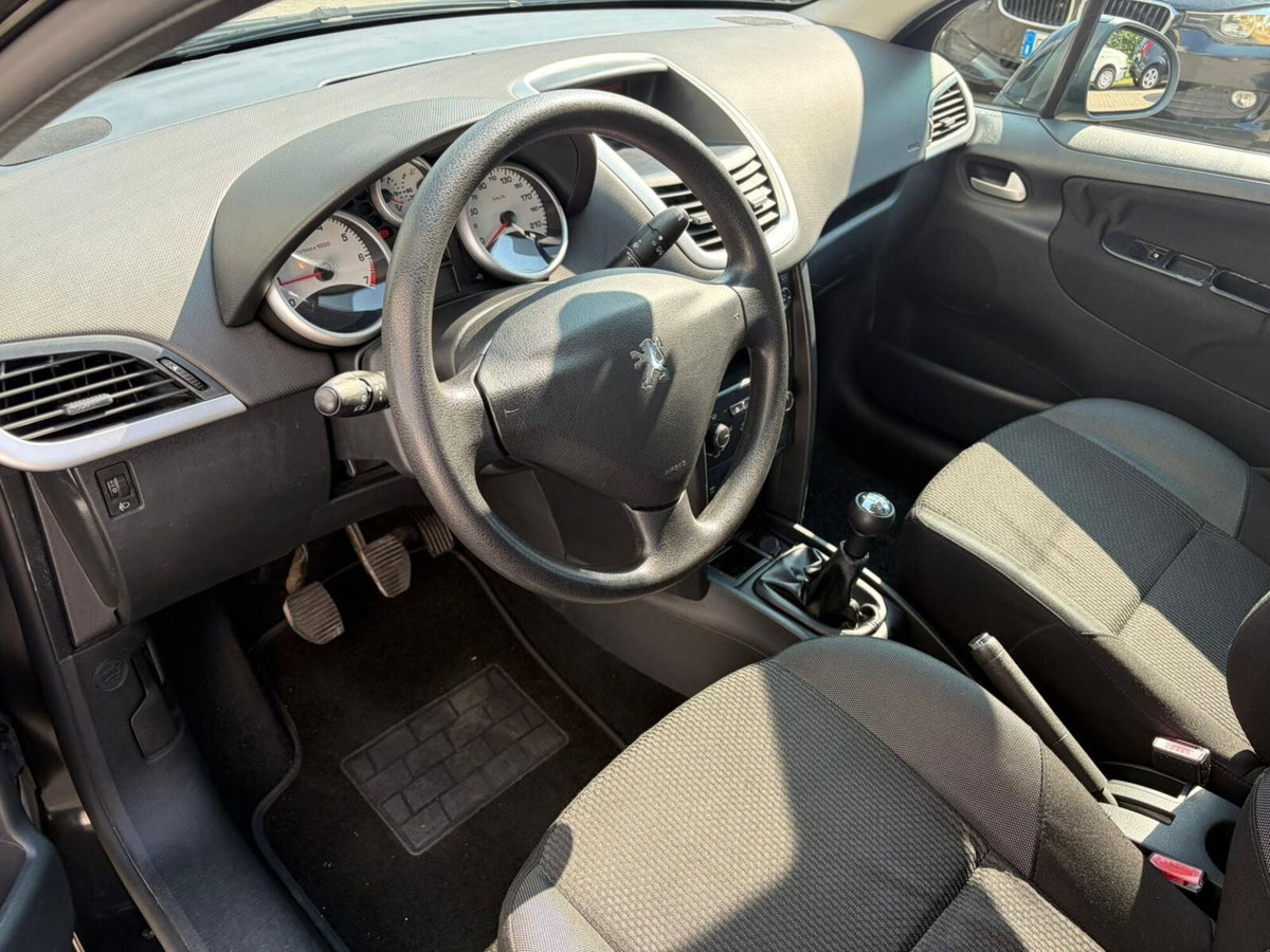 Peugeot 207 8V 75CV 5p. X Line (8)