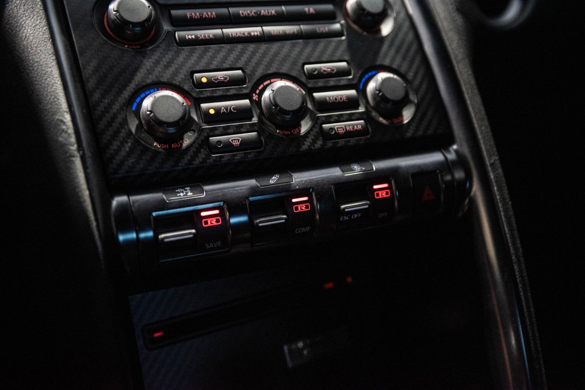 Nissan GT-R 3.8 V6 Black Edition (11)