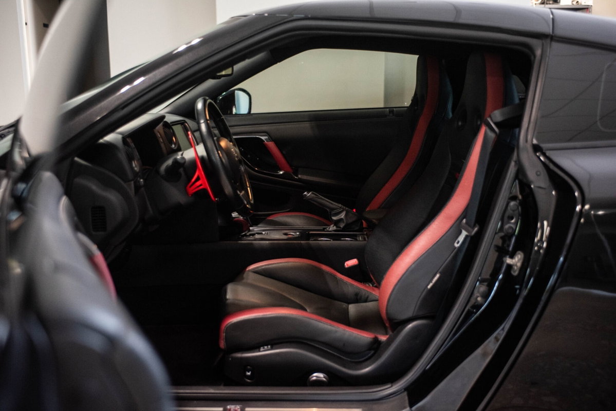 Nissan GT-R 3.8 V6 Black Edition (15)