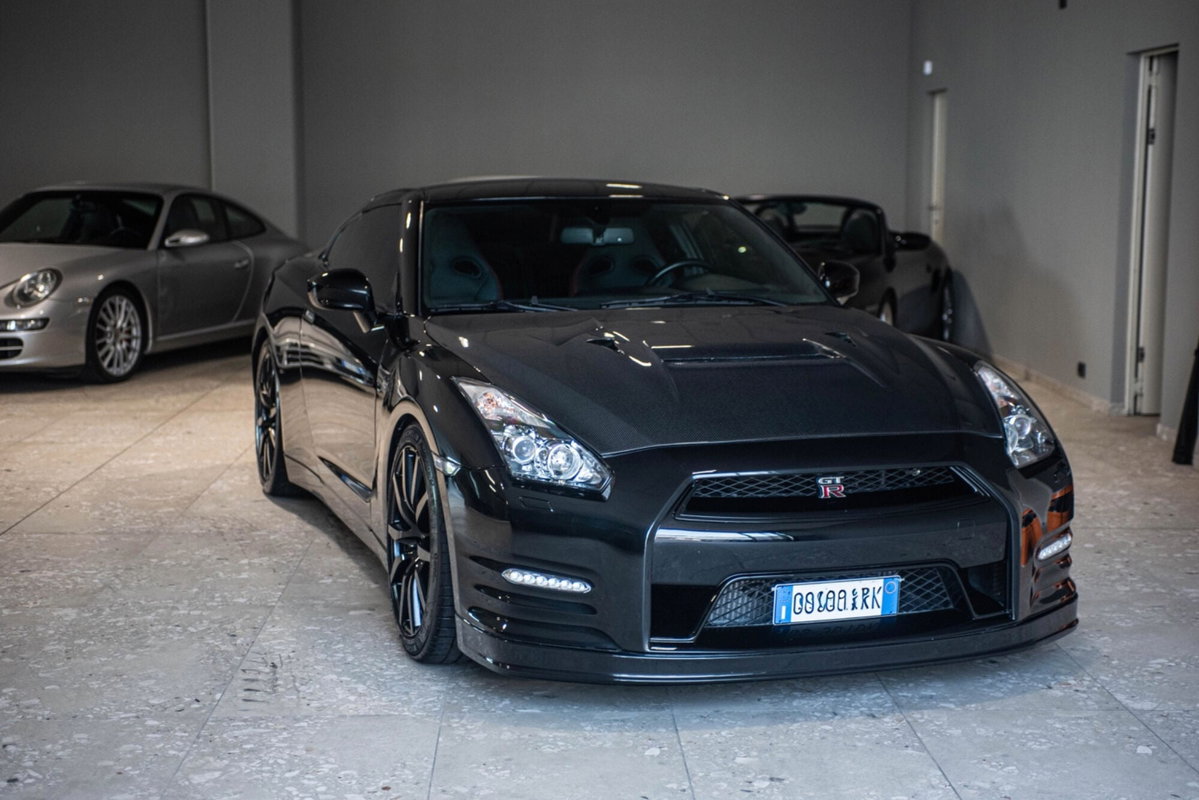 Nissan GT-R 3.8 V6 Black Edition (4)