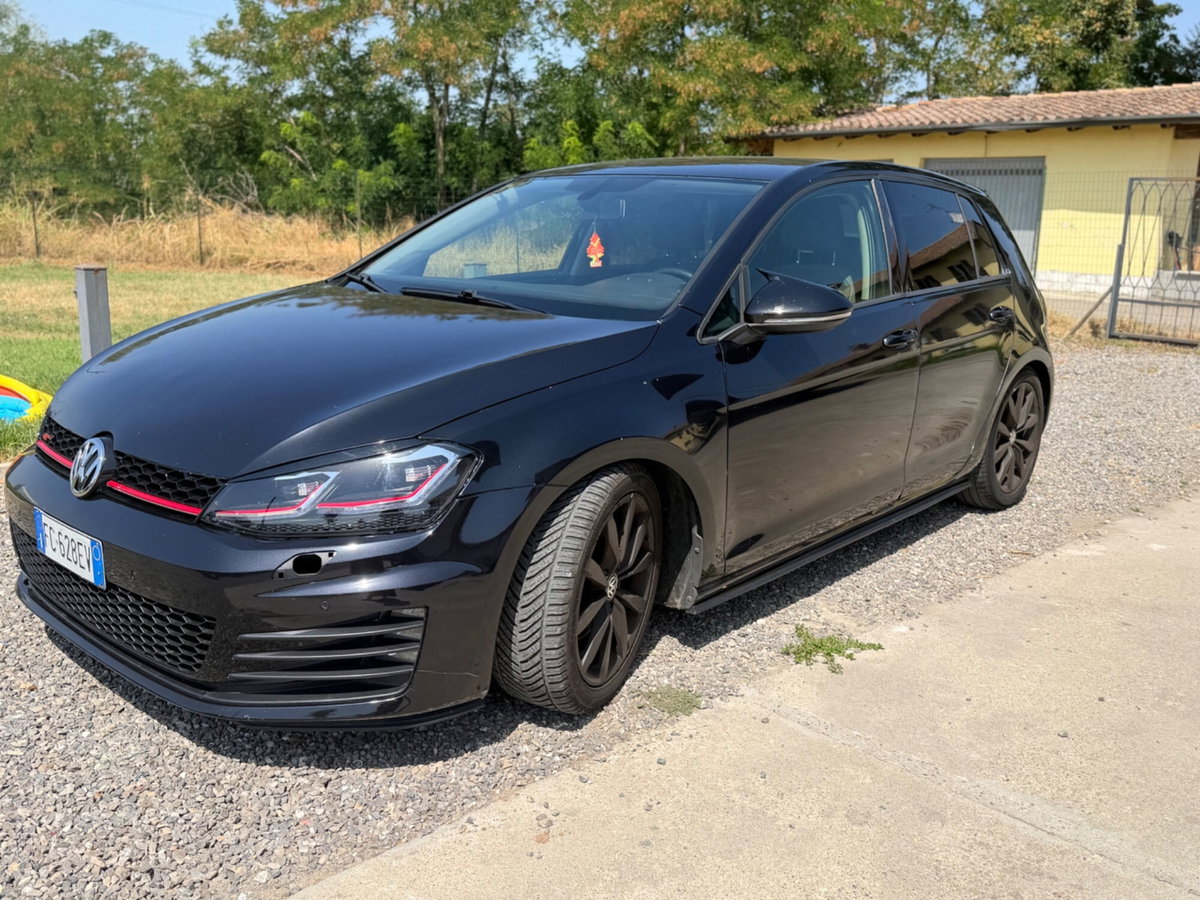 Volkswagen Golf 1.6 TDI 110 CV DSG 5p. Executive BlueMotion Technology (2)