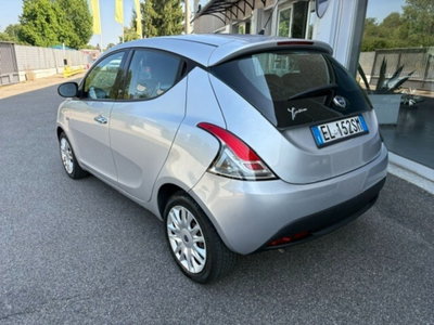 Lancia Ypsilon 1.2 69 CV 5 porte Gold (12)