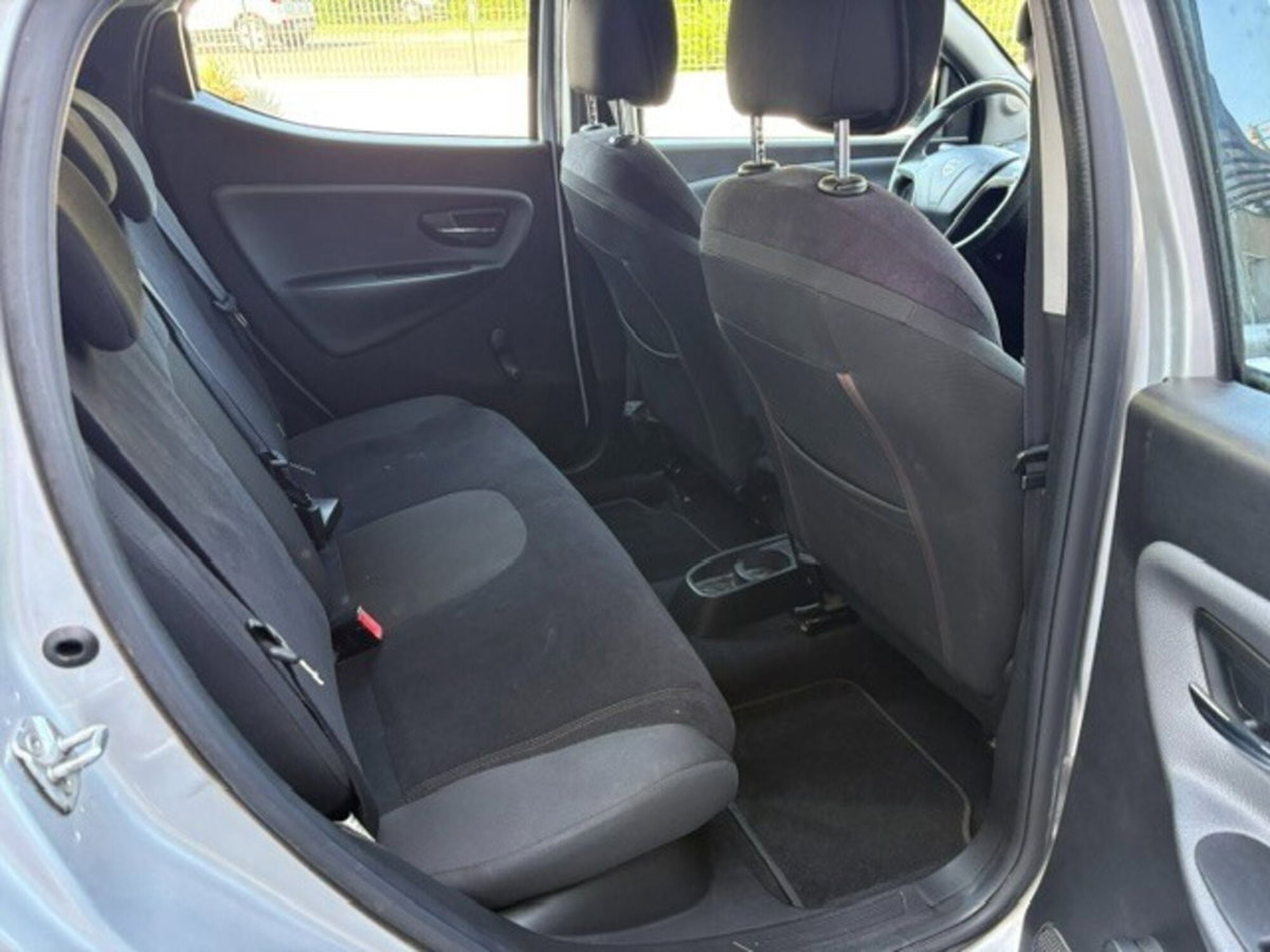 Lancia Ypsilon 1.2 69 CV 5 porte Gold (16)