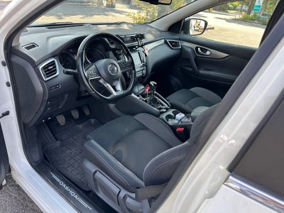 Nissan Qashqai 1.3 DIG-T 140 CV Tekna (10)