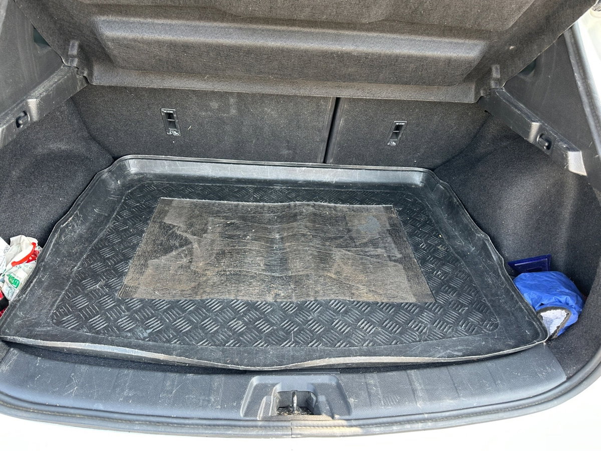 Nissan Qashqai 1.3 DIG-T 140 CV Tekna (13)