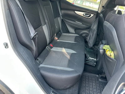 Nissan Qashqai 1.3 DIG-T 140 CV Tekna (14)