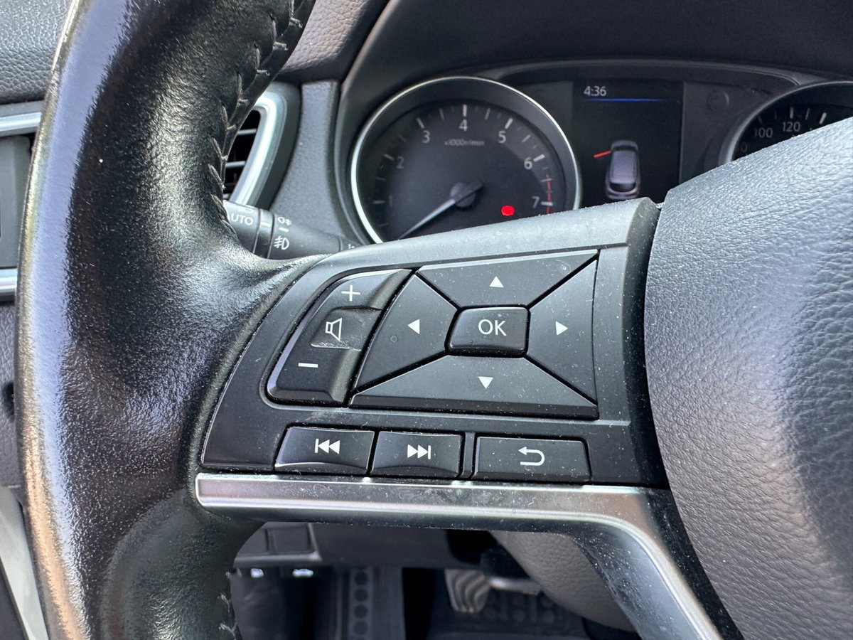 Nissan Qashqai 1.3 DIG-T 140 CV Tekna (19)