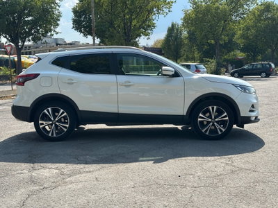 Nissan Qashqai 1.3 DIG-T 140 CV Tekna (4)