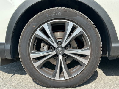 Nissan Qashqai 1.3 DIG-T 140 CV Tekna (9)