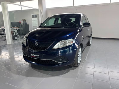 Lancia Ypsilon 1.2 69 CV 5 porte GPL Ecochic Silver usata