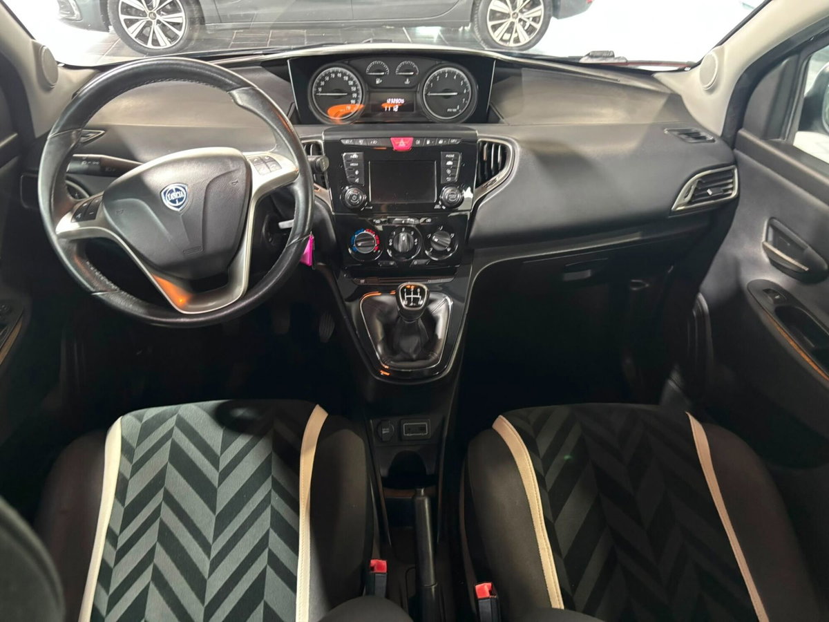 Lancia Ypsilon 1.2 69 CV 5 porte GPL Ecochic Silver (11)
