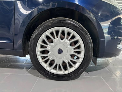 Lancia Ypsilon 1.2 69 CV 5 porte GPL Ecochic Silver (20)