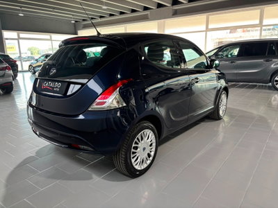Lancia Ypsilon 1.2 69 CV 5 porte GPL Ecochic Silver (5)