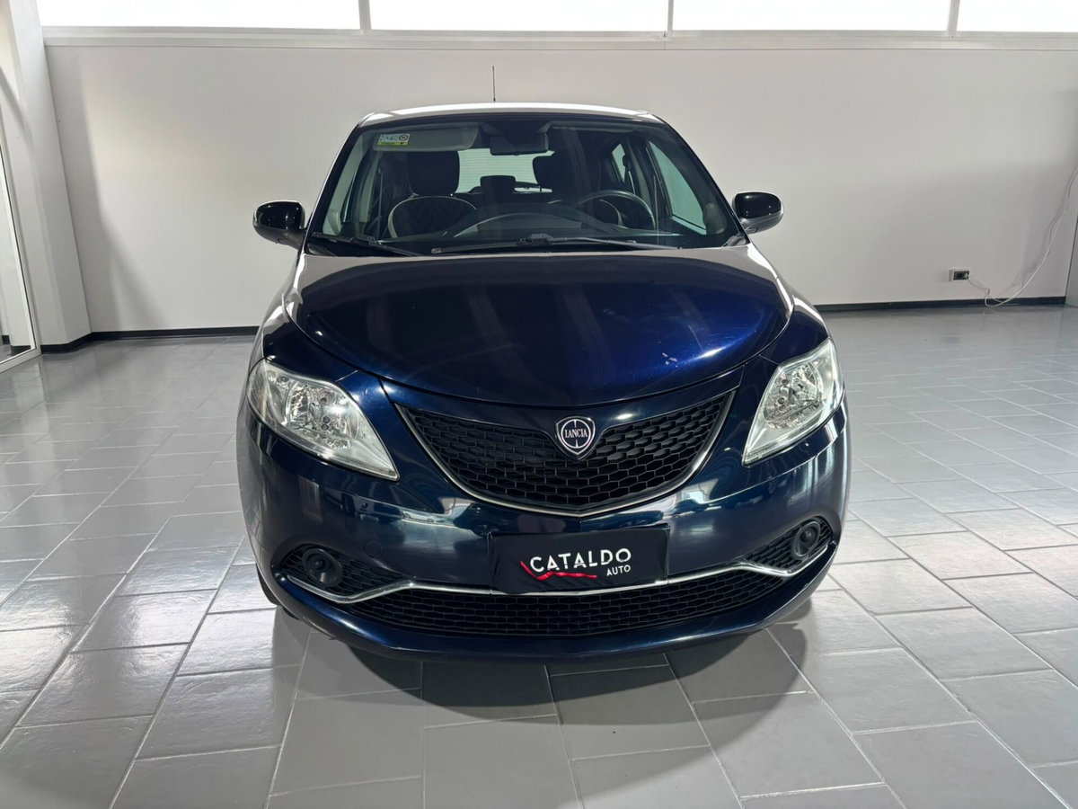 Lancia Ypsilon 1.2 69 CV 5 porte GPL Ecochic Silver (8)