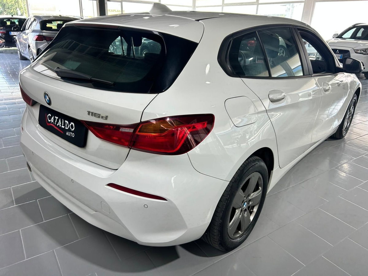 BMW Serie 1 116d 2.0 116CV cat 5 porte Attiva DPF (4)